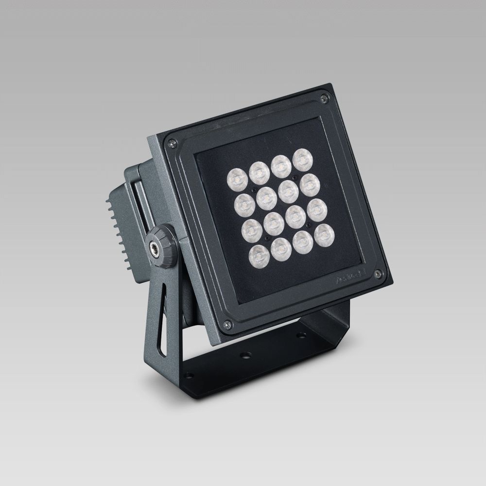 Floodlight for outdoor and indoor lighting of large areas, featuring excellent lighting performance