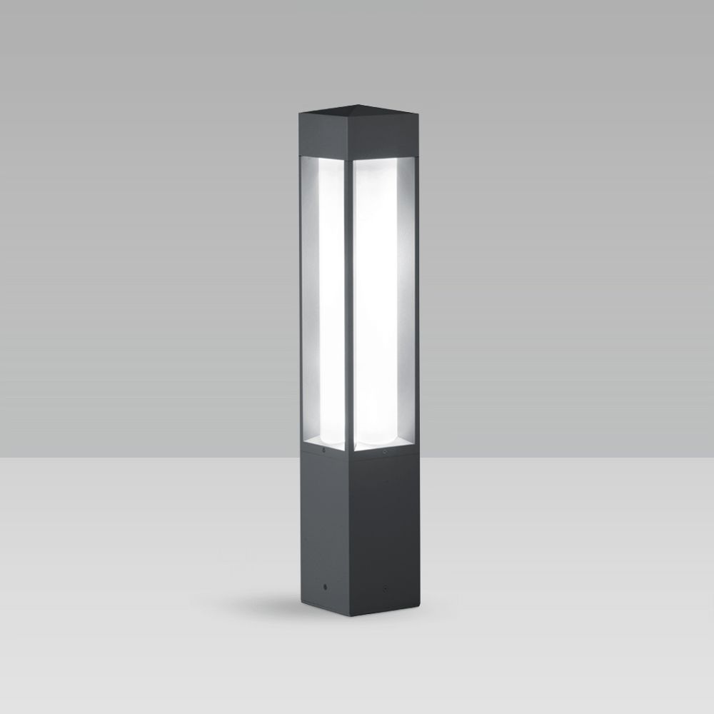 Bornes d'éclairage Bollard light for urban and residentail lighting with a squared, elegant design, featuring excellent lighting performance